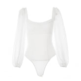 Eleganter hochgeschnittener Netz-Bodysuit mit Puffärmeln und Herzausschnitt - Weiß